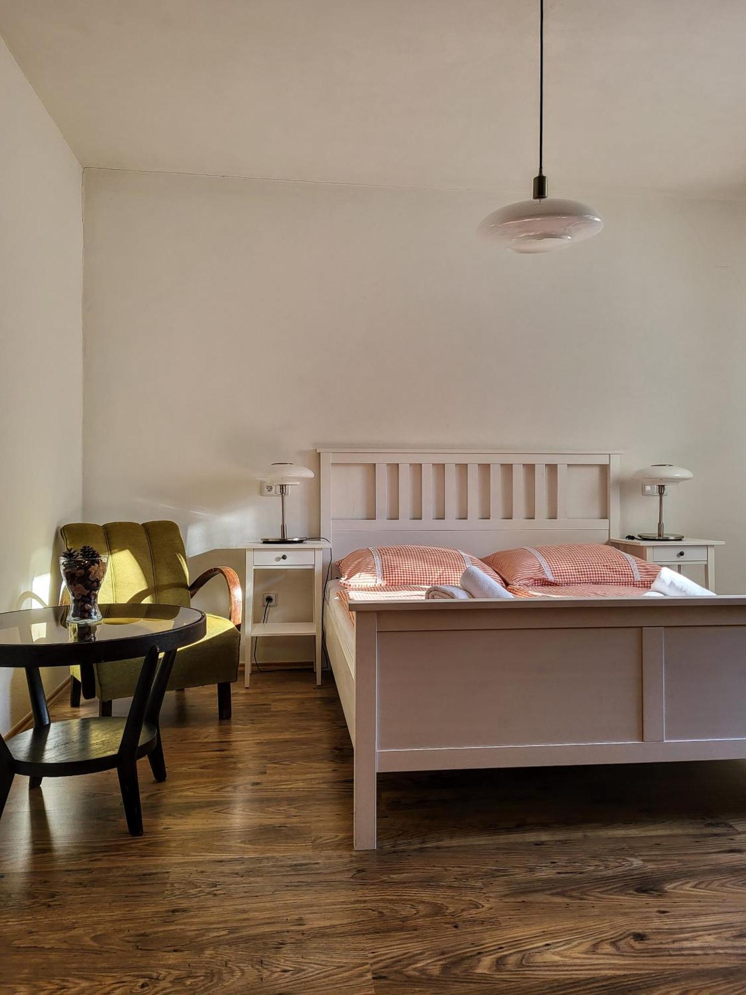 Apartmany Cerveny Dvur Chvalšiny Eksteriør billede